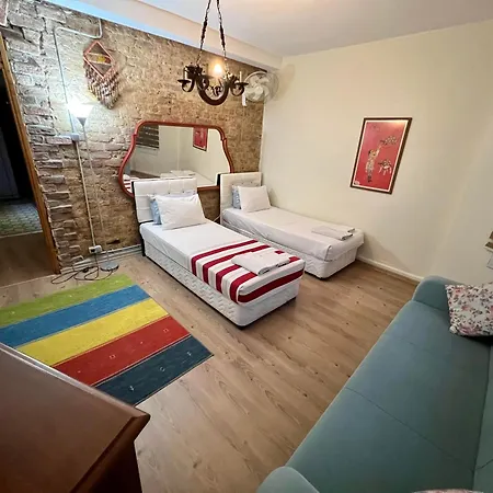 Taksim Sofa House By Rodin