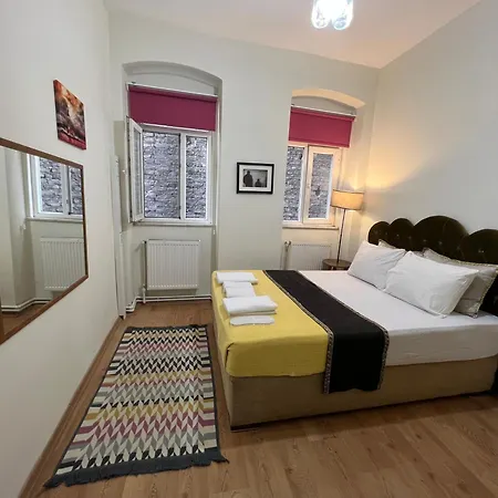 Taksim Sofa House By Rodin