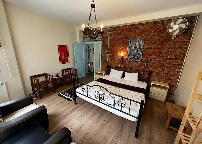 Taksim Sofa House By Rodin